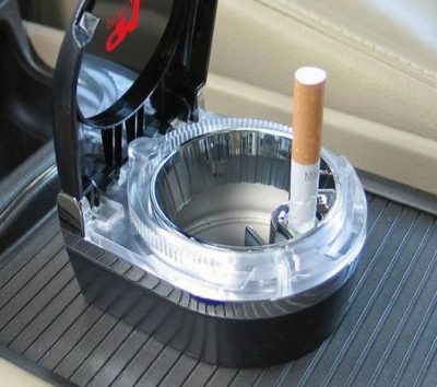 زیر سیگاری داخل خودرو